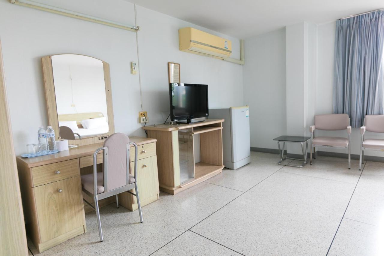 Tokyo Hotel Ubon Ratchathani Exteriör bild